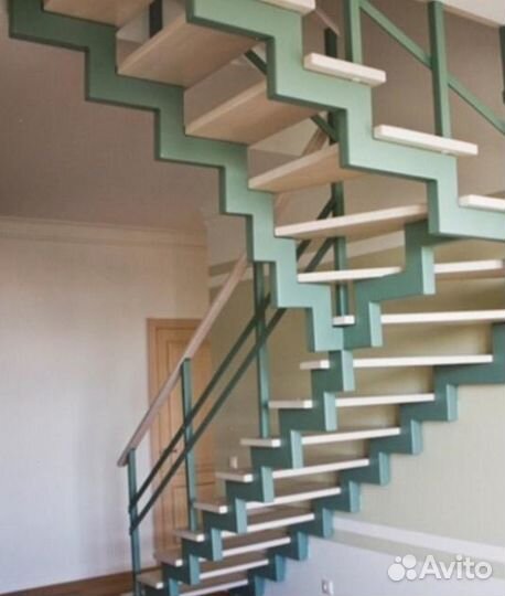 Лестница металлический каркас