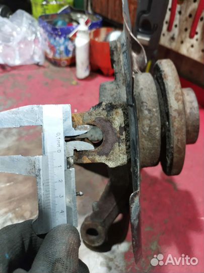 Renault logan поворотный кулак левый