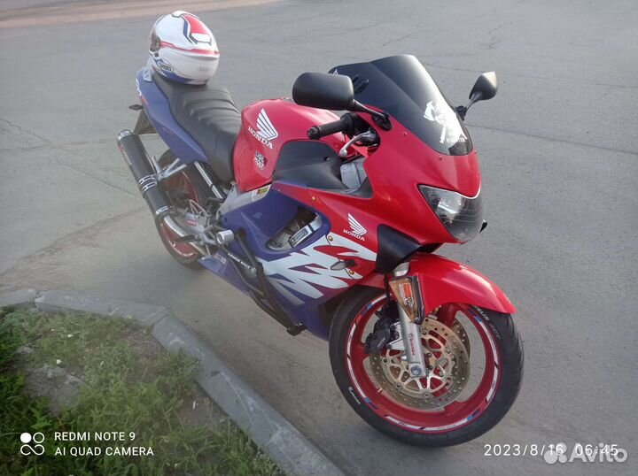 Honda CBR 600 F4
