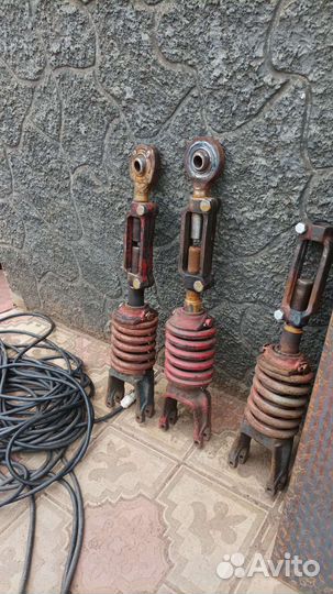 Центровой винт, тяга верхняя