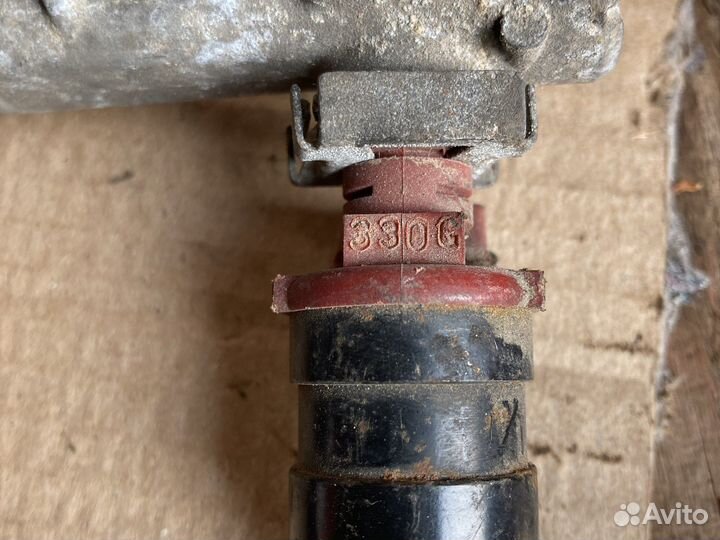 Топливная рампа opel Вектра б 1.8