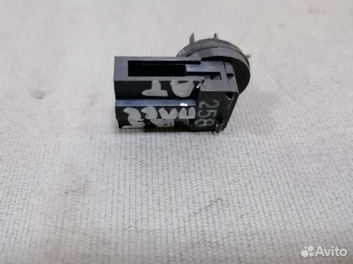 Датчик температуры воздуха салона VW Passat B5 99г