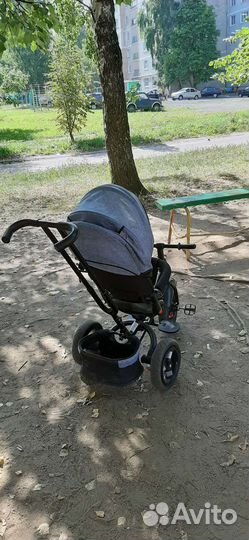 Детский трехколесный велосипед-коляска с ручкой