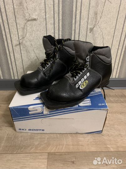 Лыжные ботинки