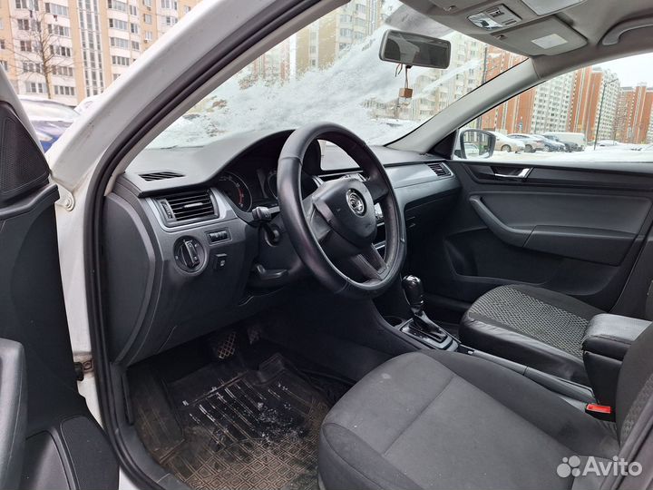Skoda Rapid 1.6 AT, 2018, 295 000 км