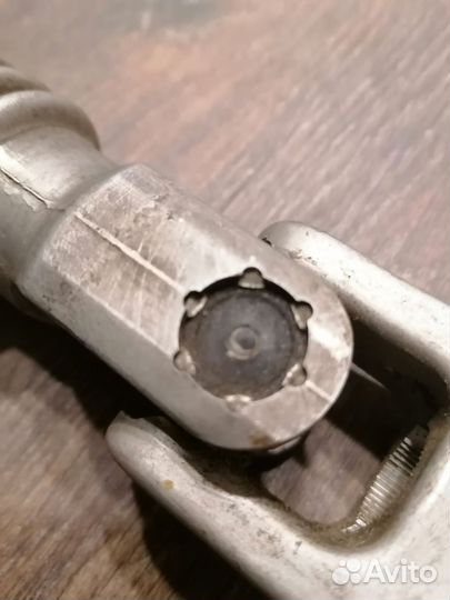 Нижняя секция рулевого вала Е38, Е39