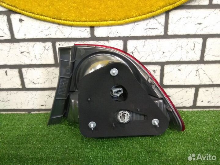 Фонарь задний левый Honda Civic 4D 2005-2011