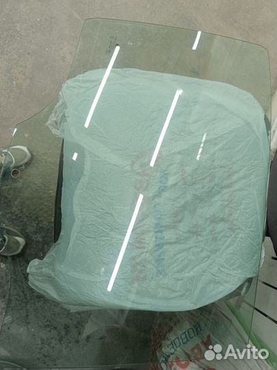 Стекло задней правой двери Skoda octavia A5