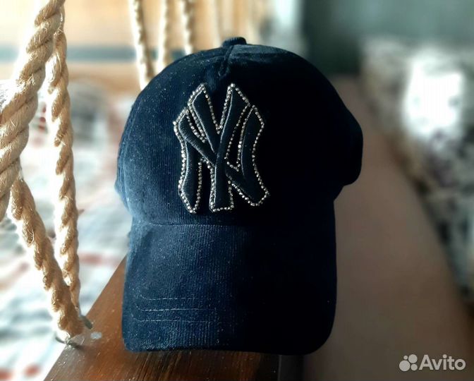 Кепка женская черная