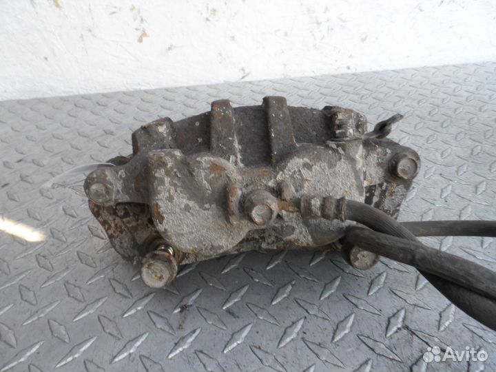 Суппорт передний левый Hyundai H1 2