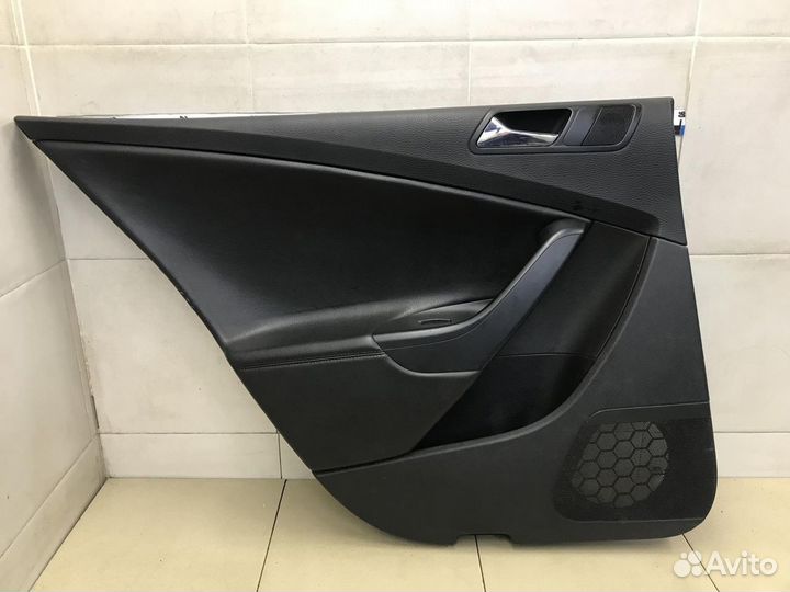 Обшивка двери задней левой Passat B6 2005-2010