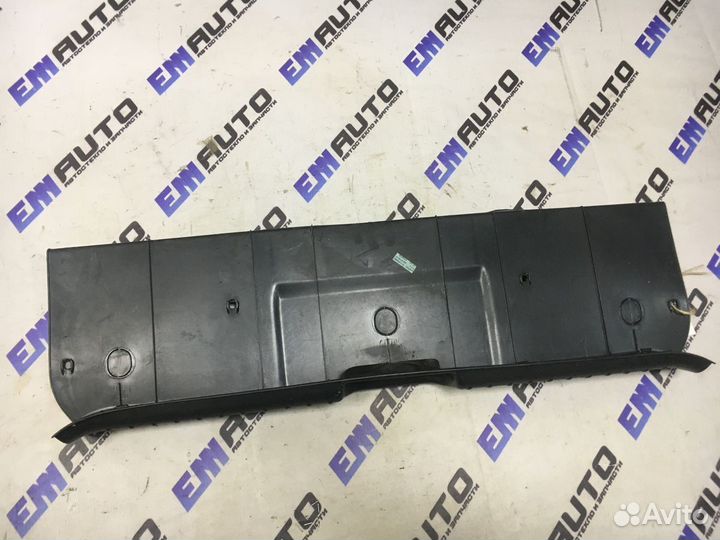 Накладка замка багажника Шевроле Авео T200