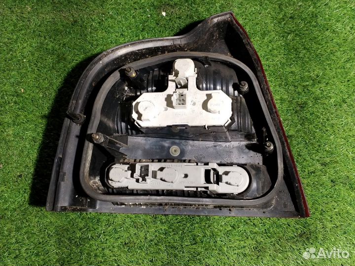 Фонарь задний правый дефект Volvo s80 1