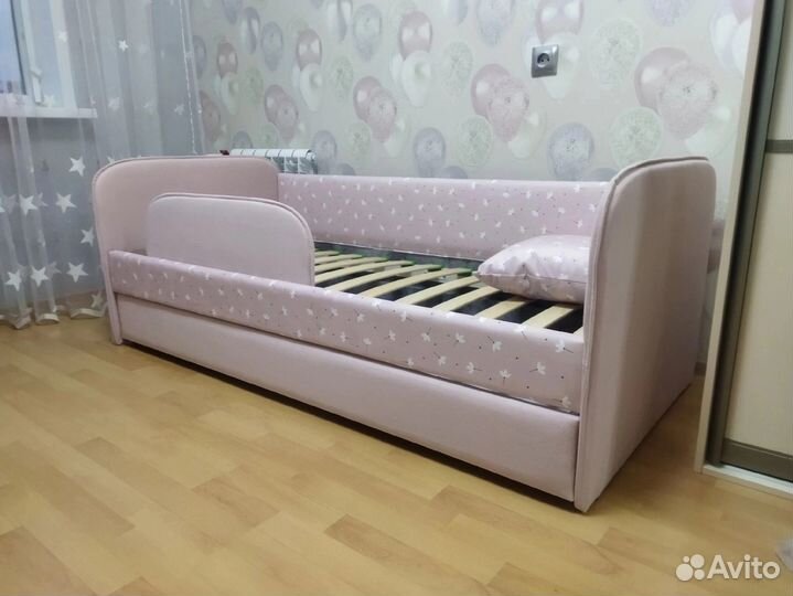 Детская кровать с мягким бортиком