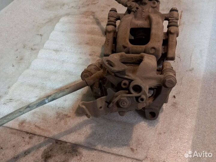 Суппорт задний VW Touran