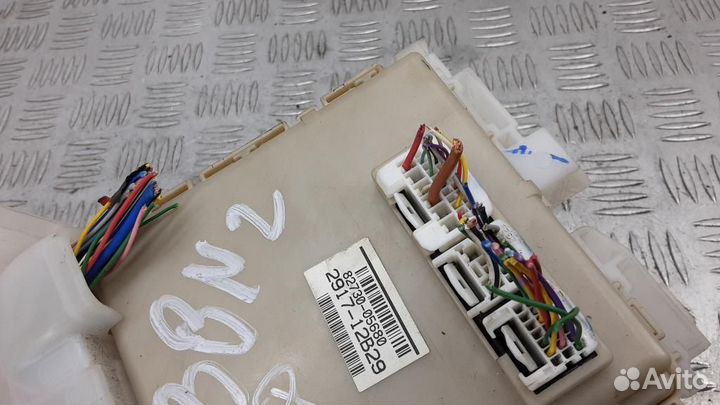 Блок предохранителей Toyota Avensis