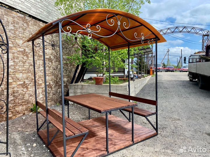 Беседка с полом