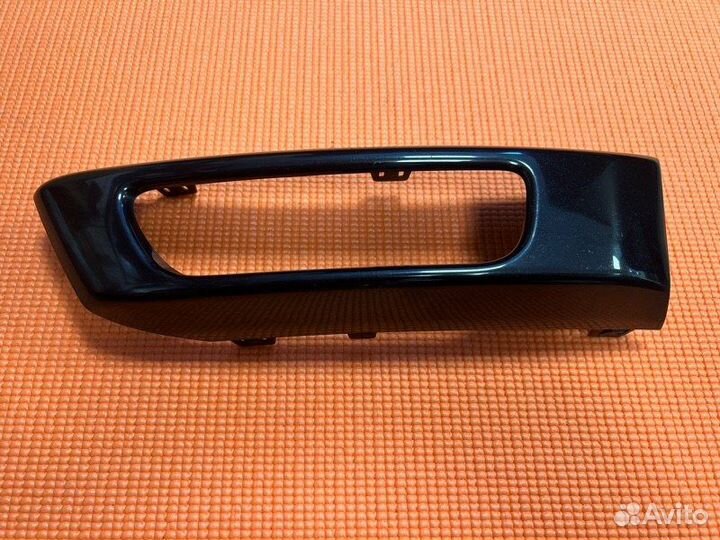 Накладка противотуманной фары передняя левая Land