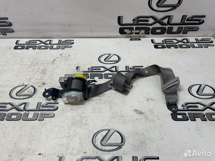 Ремень безопасности задний правый Lexus Ls460