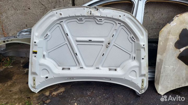 Капот Volkswagen Jetta 6