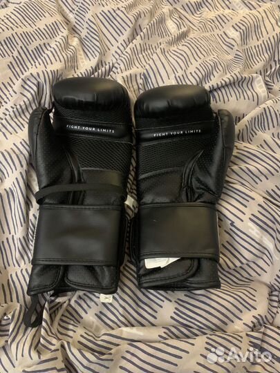 Боксерские перчатки 10 oz