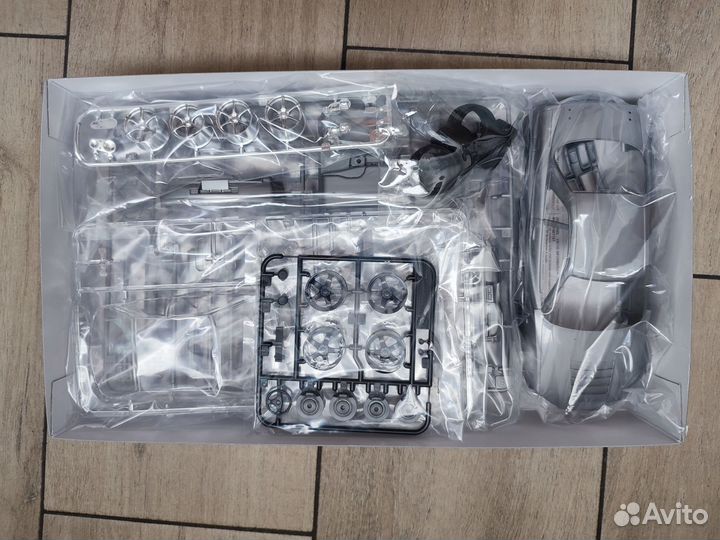 Tamiya 24282 1/24 Nissan Skyline GT-R34 Z-tune