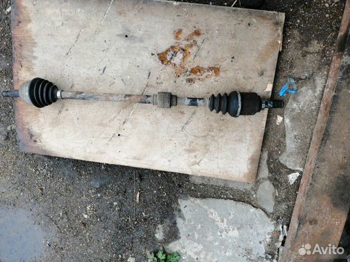 Полуось передний правый Nissan Note E11