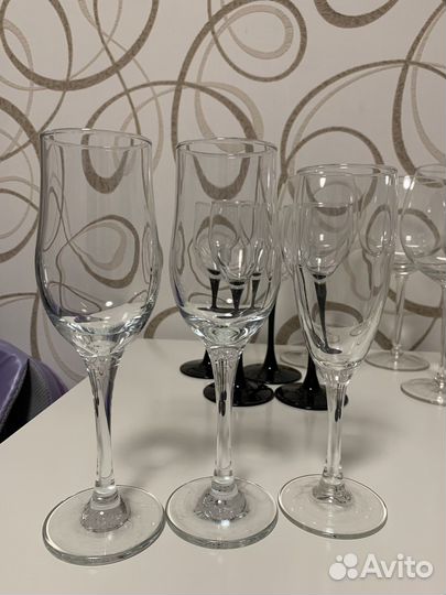 Бокалы для вина и шампанского