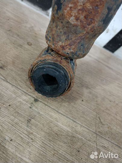 Стойки в сборе задние BMW 5 E34