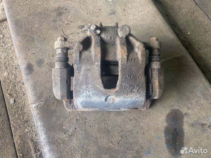 Правый передний тормазной супорт Кия рио