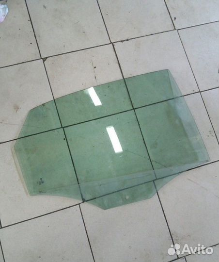 Стекло задней правой двери VW Volkswagen Polo Seda