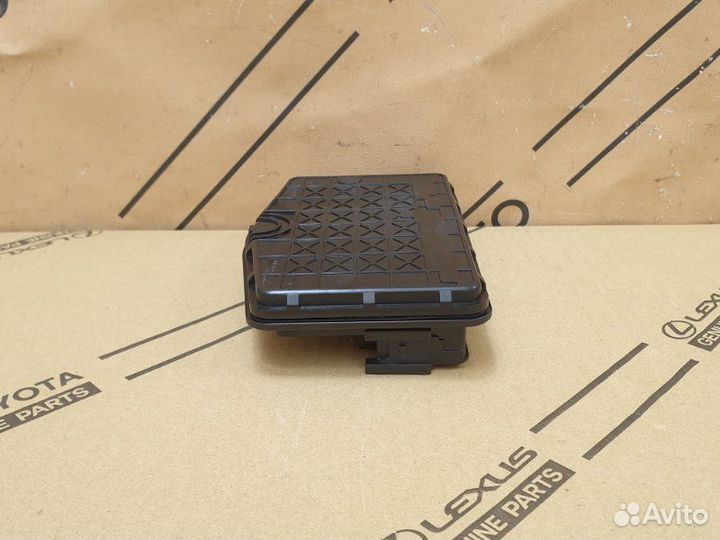 Блок реле и предохранителей Toyota Camry V50