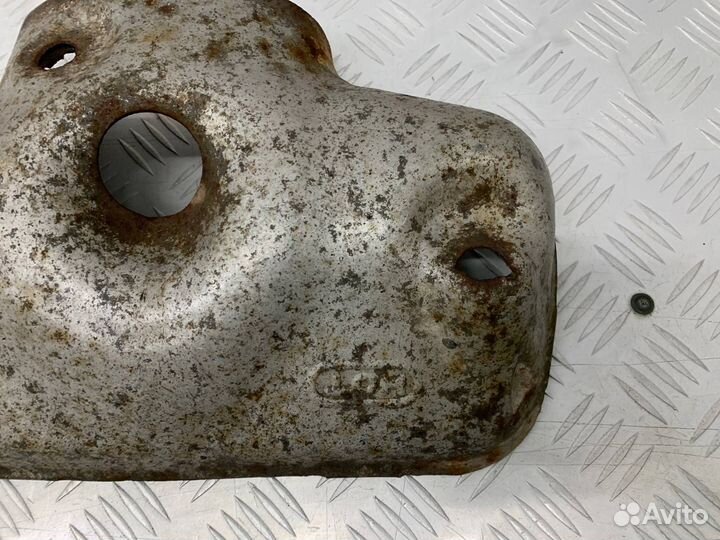 Б/У тепловой экран выпускного коллектора (защита)