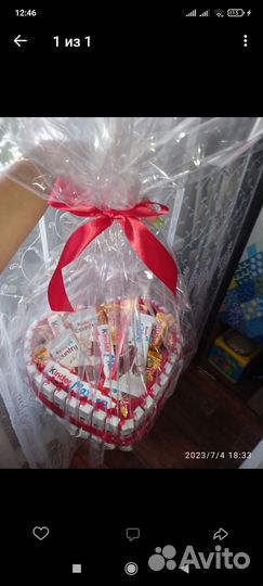 Букет и торт из сладостей