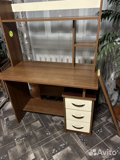 Компьютерный стол