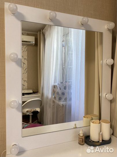 Зеркало гримерное с тумбой