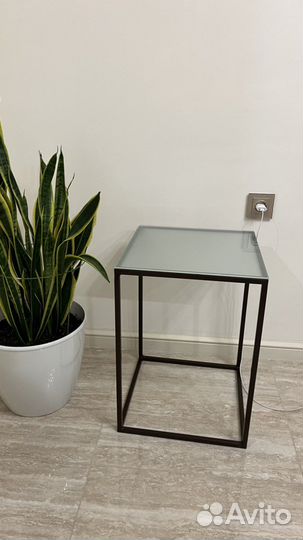 Продам столик журнальный