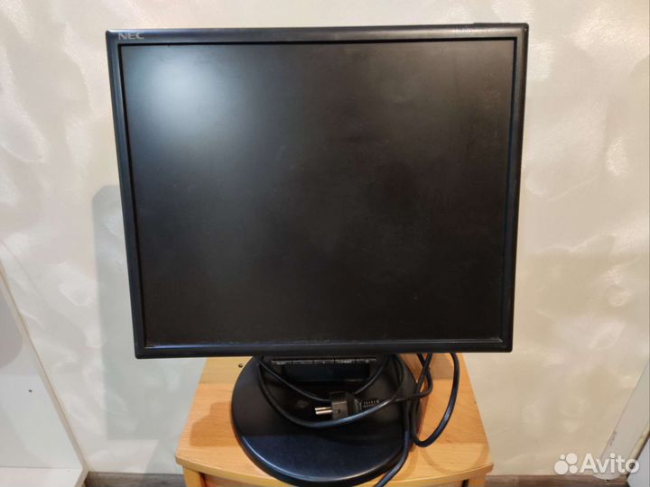 Монитор NEC multisync
