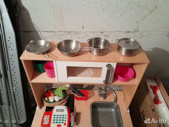 Детская деревянная кухня IKEA с игрушками