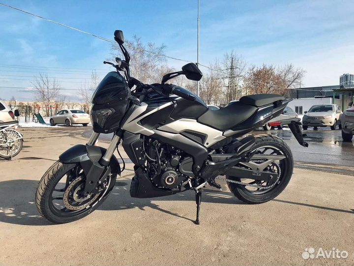 Мотоцикл Bajaj Dominar 250