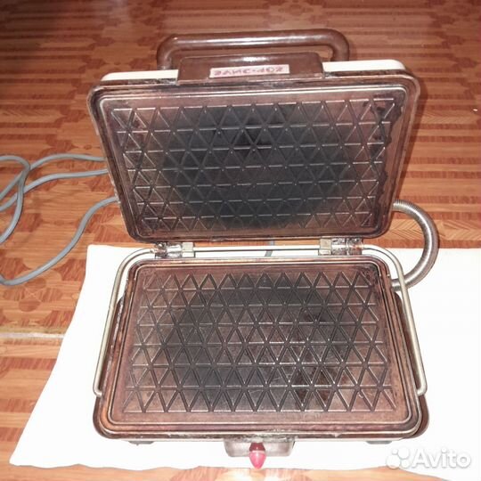 Вафельница - контактный гриль Элис-402
