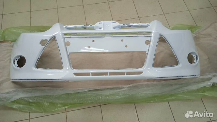 Передний бампер Форд Фокус 3 в цвет