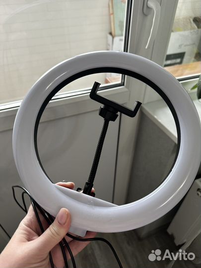 Кольцевая лампа с двумя штативами
