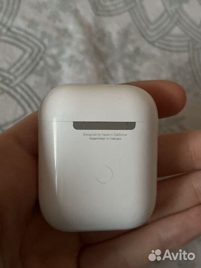 Airpods (2nd generation) с беспроводным кейсом