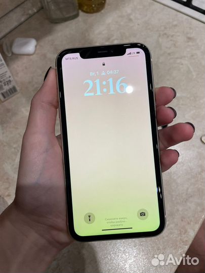 Телефон iPhone 11