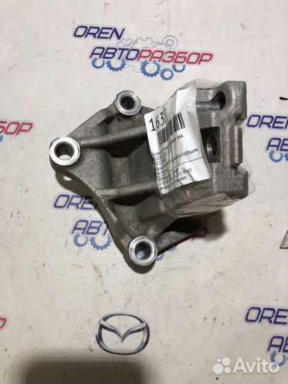 Кронштейн опоры двигателя левый Kia Rio 3