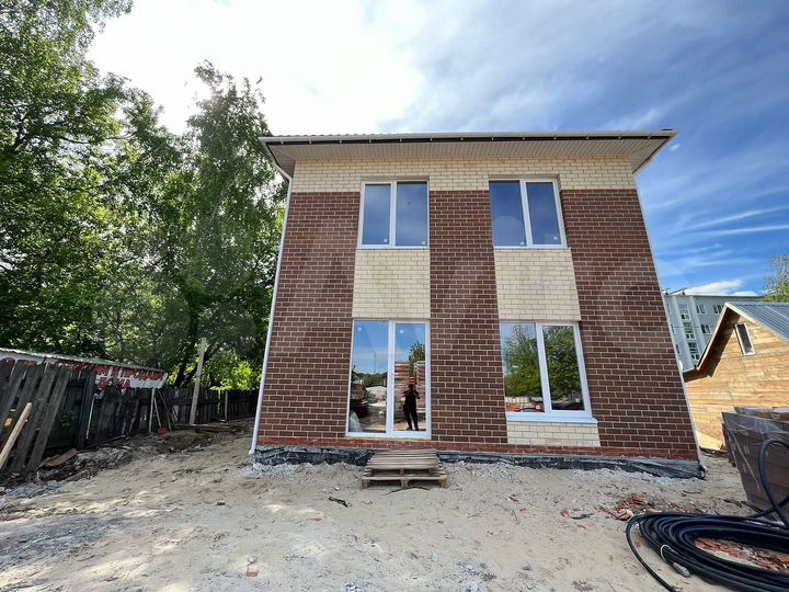 Коттедж 140 м² на участке 4 сот.