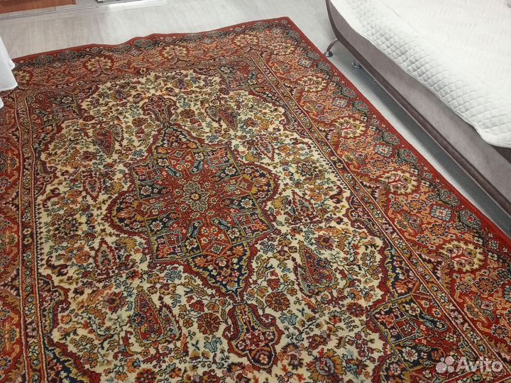 Ковер шерстяной