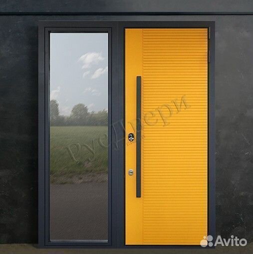Дверь входная металлическая с боковым стеклом