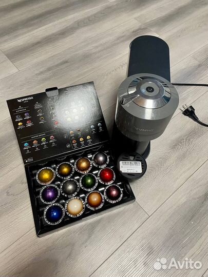 Кофемашина Nespresso Vertuo Next + 12 капсул